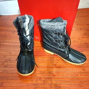 Henry Ferrera Size 9 quilted boots NWT
